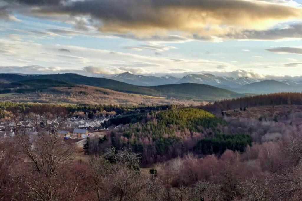 Villa Asgard House - Modern Cosy House In The Cairngorms Grantown-on-Spey Exterior foto